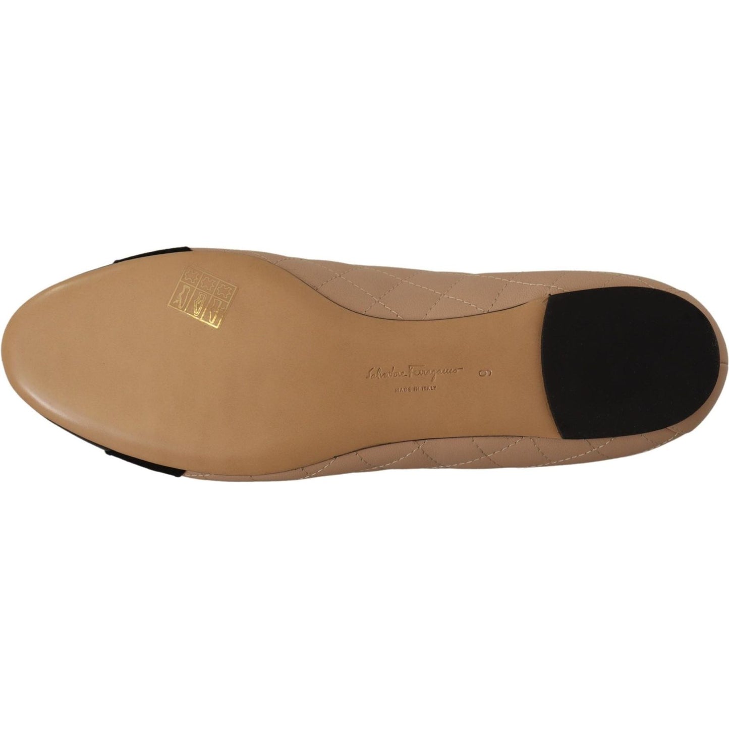 Salvatore Ferragamo Elegant Quilted Leather Flats - Chic Dual-Tone Design 8056744562214