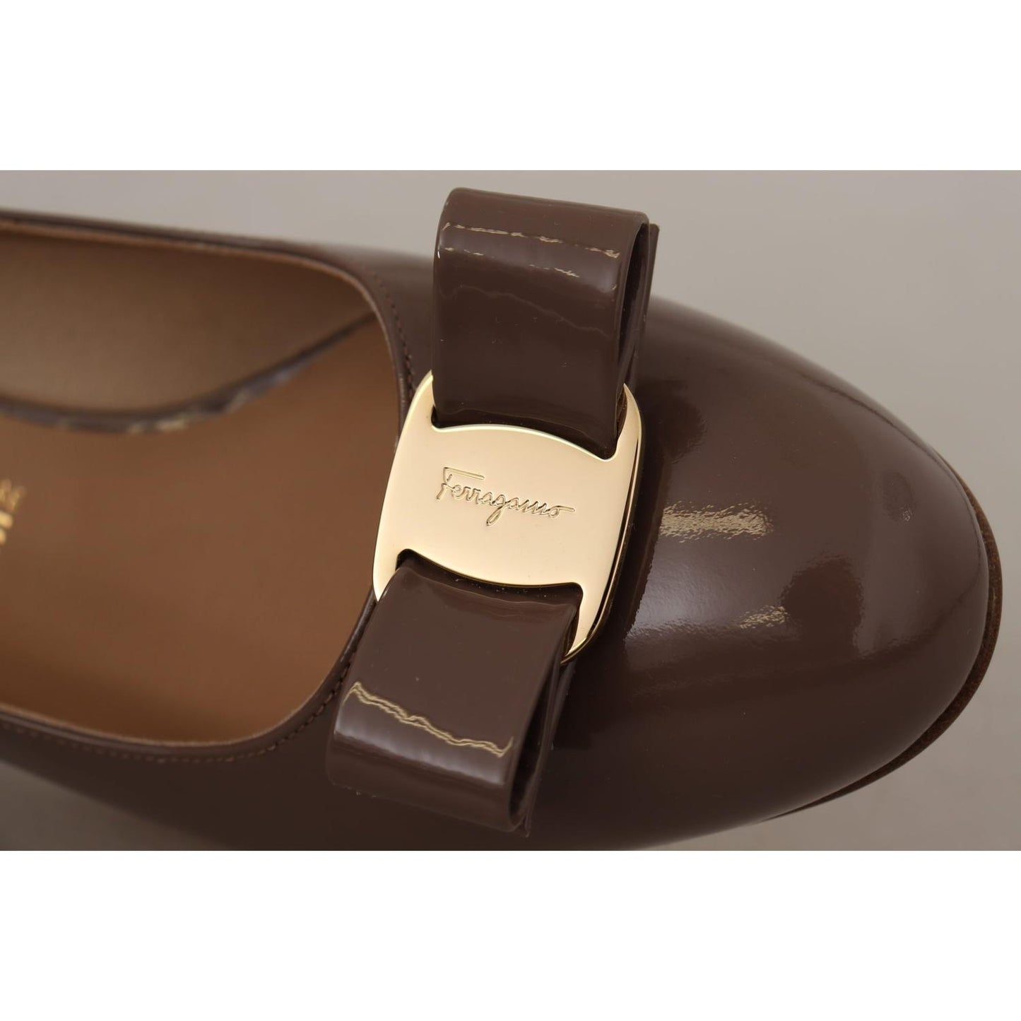 Salvatore Ferragamo Elegant Caraway Brown Pumps with Vara Bow 8057553218309
