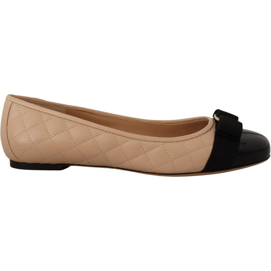 Salvatore Ferragamo Elegant Quilted Leather Flats - Chic Dual-Tone Design 8056744562214