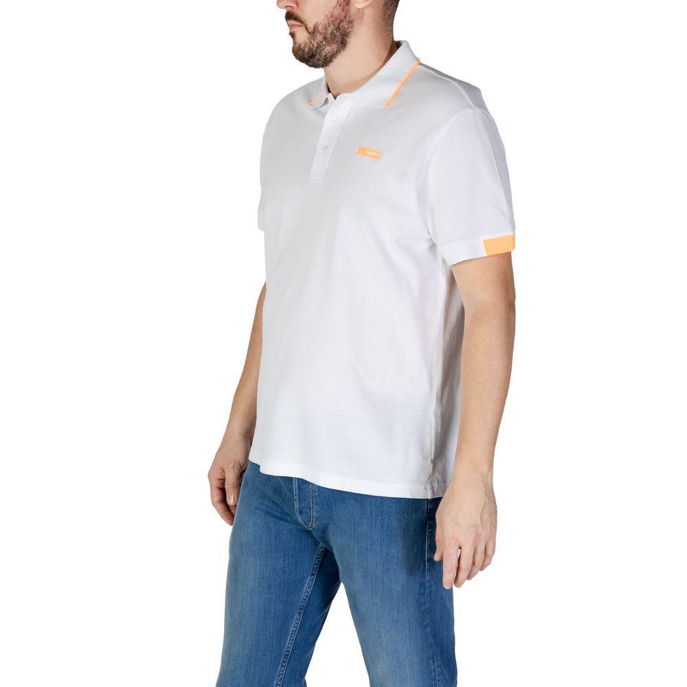 Front view with bag zipped and handles upright.
