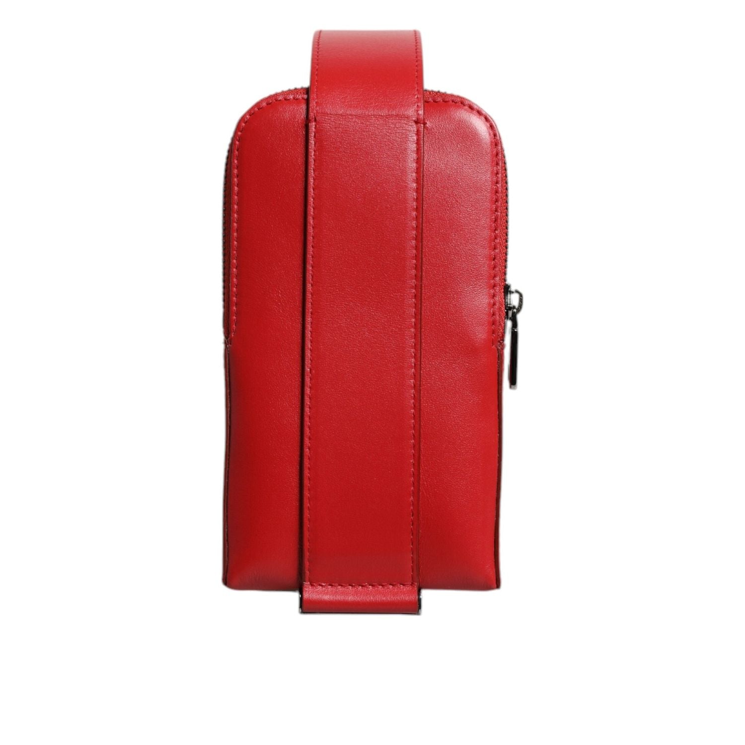 Front view with bag zipped and handles upright.
