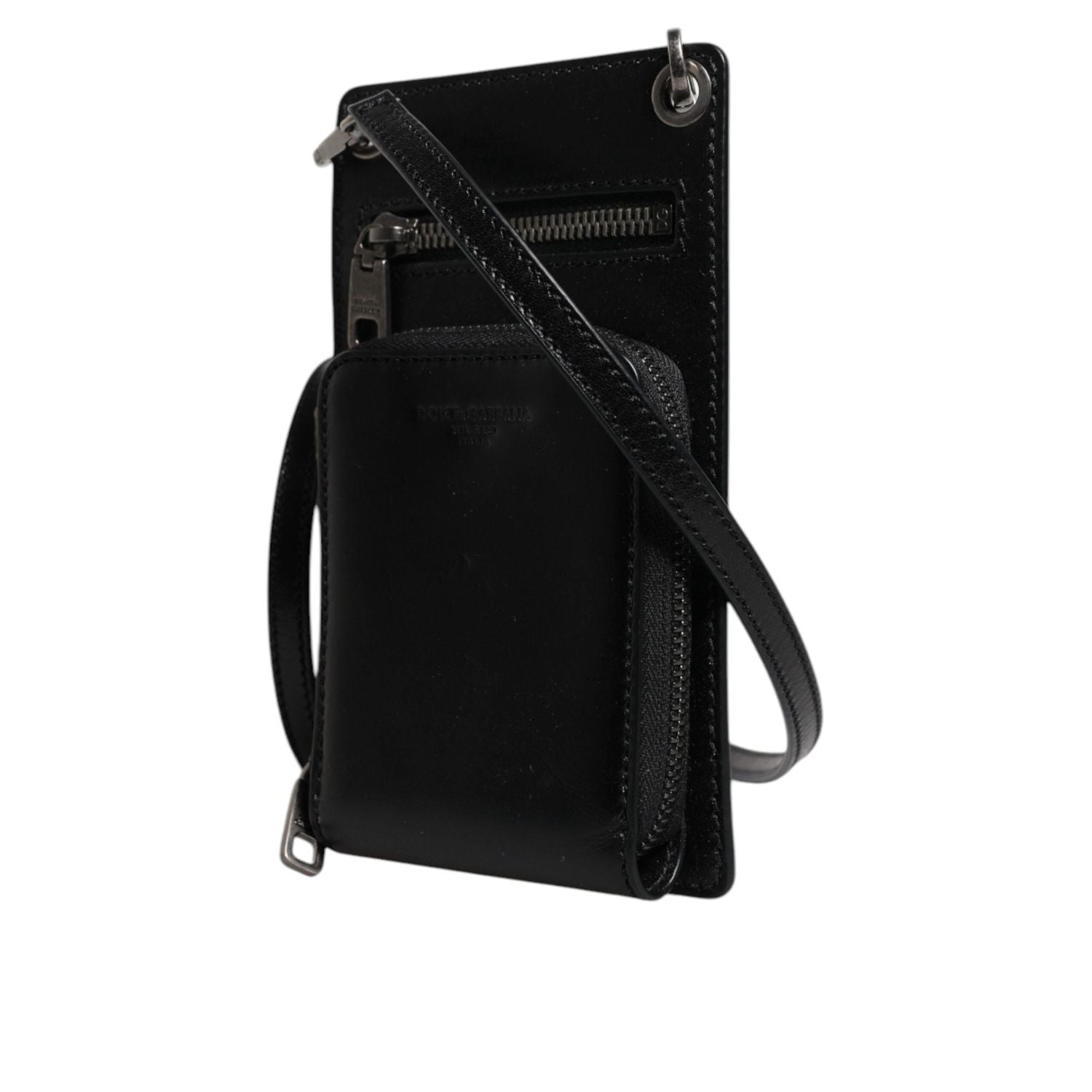 Front view with bag zipped and handles upright.