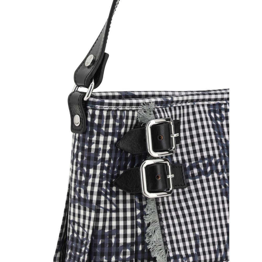 Front view with bag zipped and handles upright.