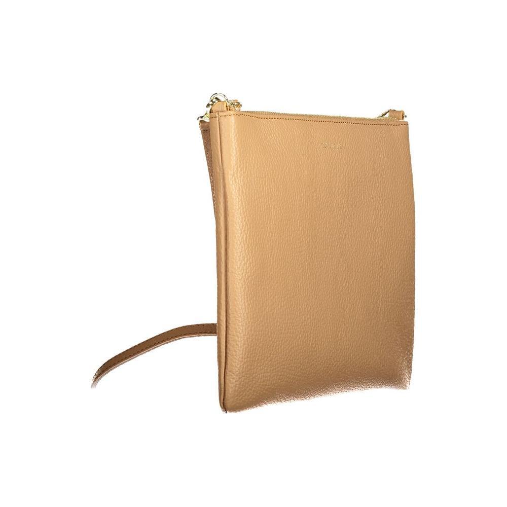 Front view with bag zipped and handles upright.