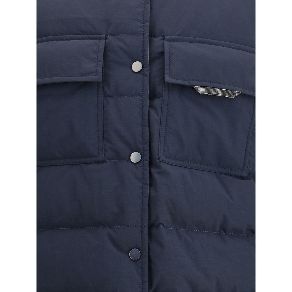 Front view with bag zipped and handles upright.