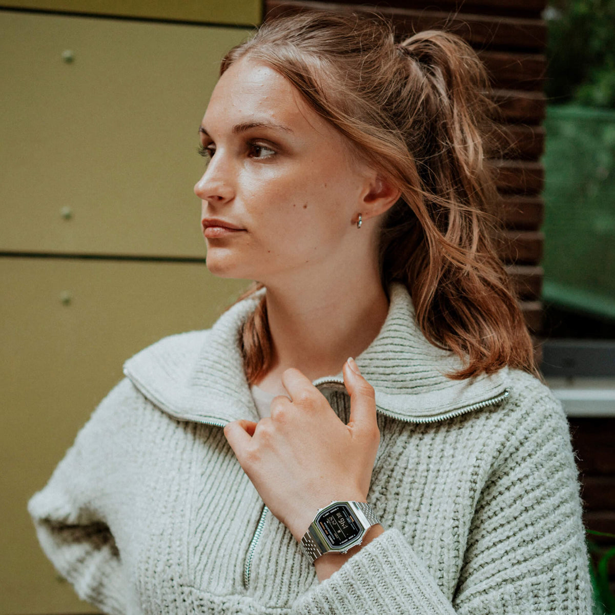 CASIO VINTAGE Mod. BLUETOOTH® SMARTPHONE LINK - SILVER - built-in accelerometer senses body movements + steps counter