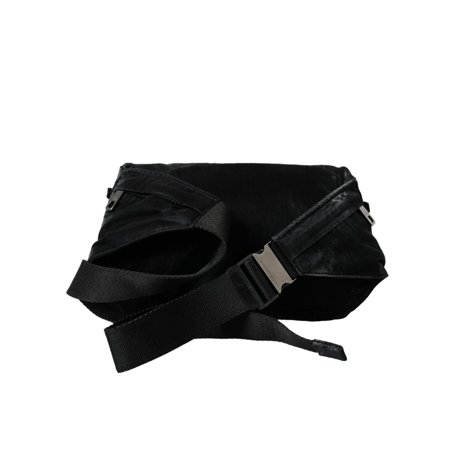 Front view with bag zipped and handles upright.