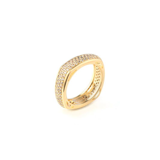 GUESS JEWELS JEWELRY Mod. JUBR04675JWYG56 elegant gold ring with crystals, perfect for adding a touch of luxury to any outfit.