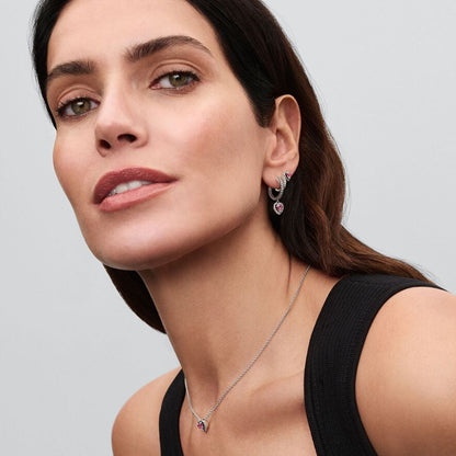 Model wearing PANDORA JEWELRY Mod. 398425C02-45 necklace and earrings